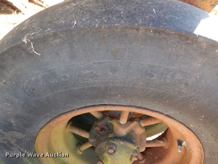 image for item DL6850 Pneumatic roller