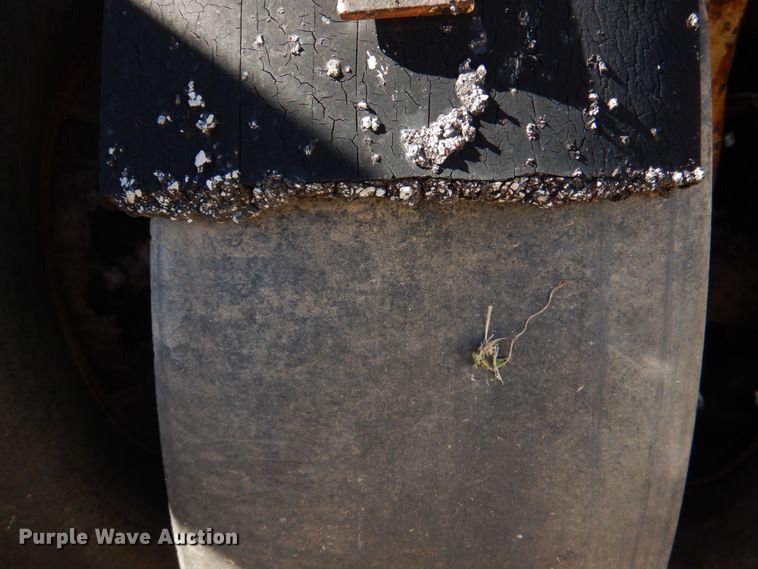 image for item DL6850 Pneumatic roller