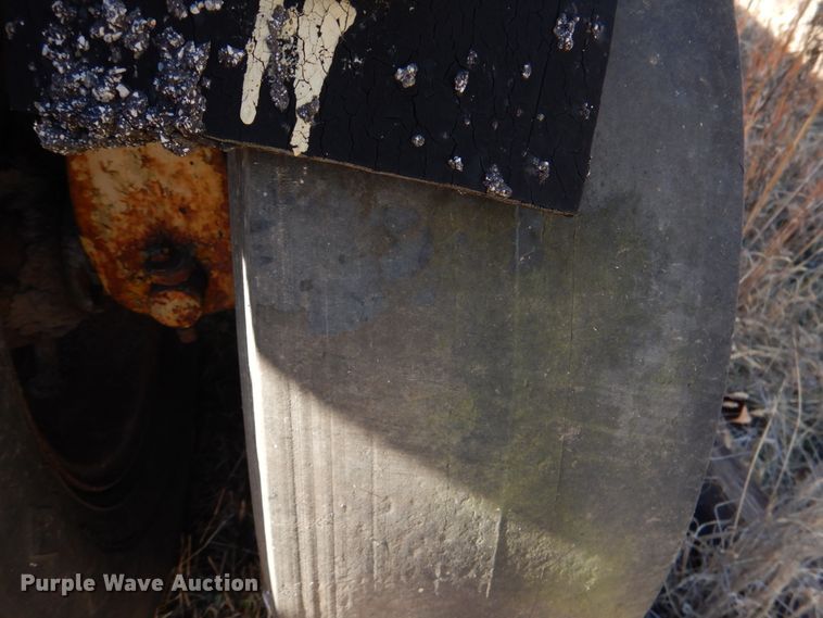 image for item DL6850 Pneumatic roller