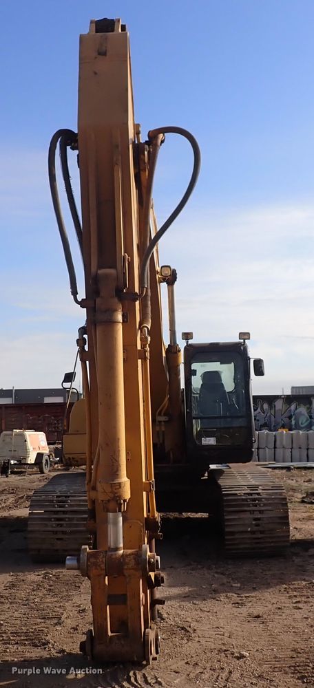 image for item DN2448 2004 Caterpillar 330C  excavator