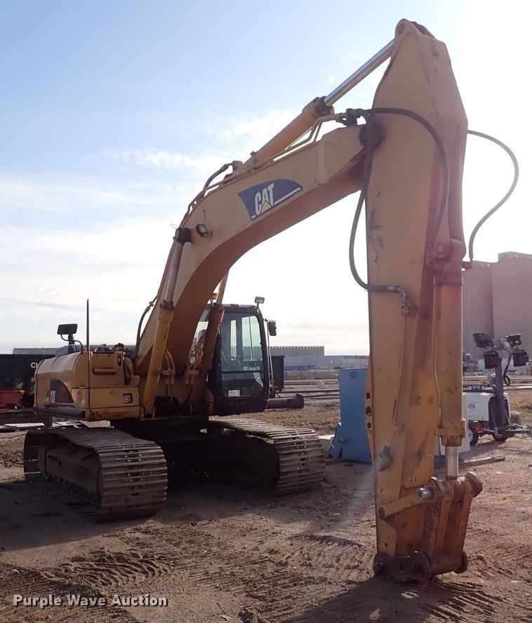 image for item DN2448 2004 Caterpillar 330C  excavator