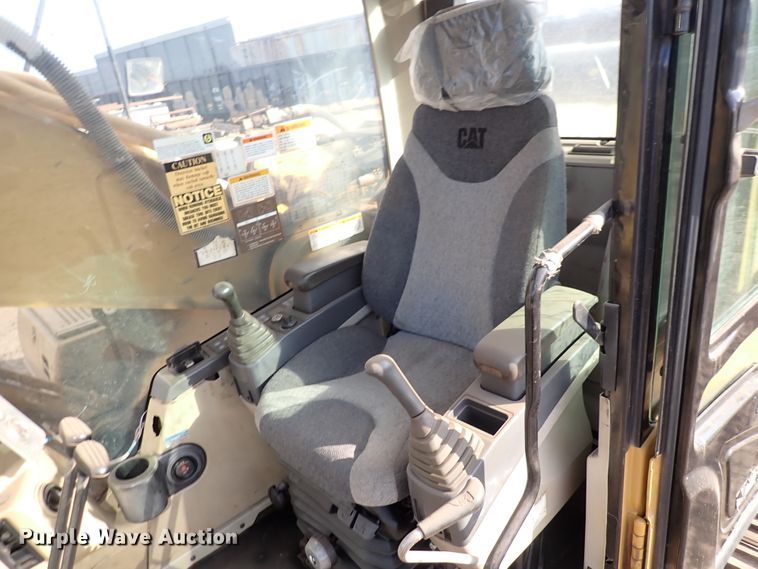 image for item DN2448 2004 Caterpillar 330C  excavator