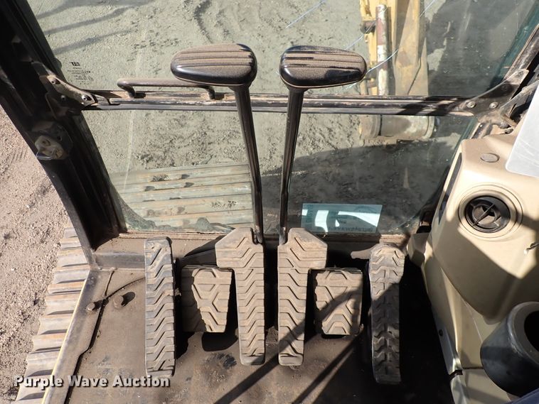 image for item DN2448 2004 Caterpillar 330C  excavator