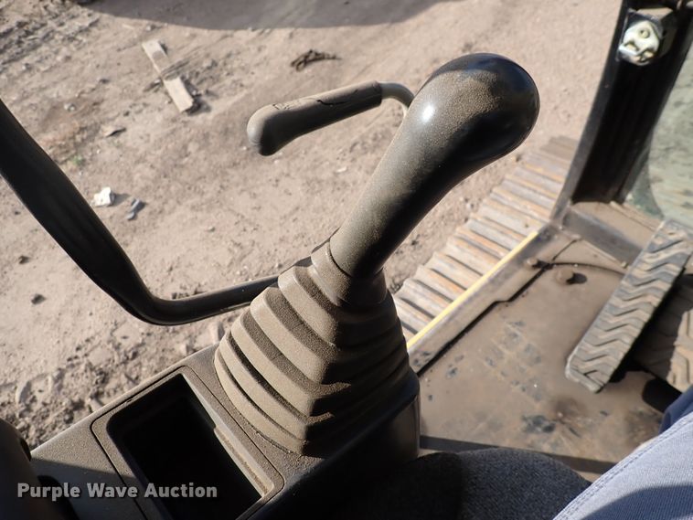 image for item DN2448 2004 Caterpillar 330C  excavator