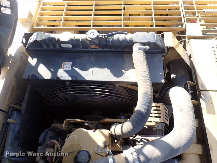 image for item DN2448 2004 Caterpillar 330C  excavator