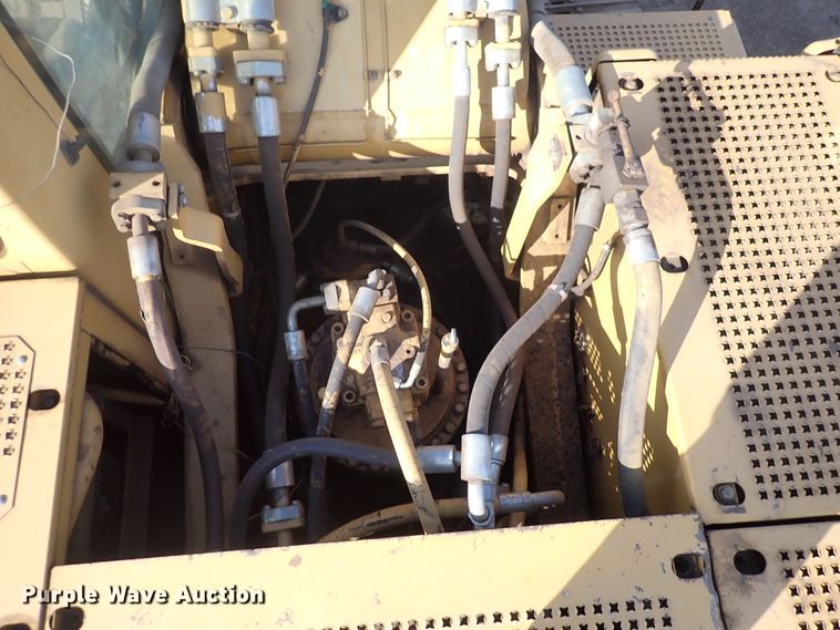 image for item DN2448 2004 Caterpillar 330C  excavator