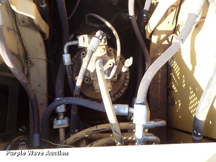 image for item DN2448 2004 Caterpillar 330C  excavator