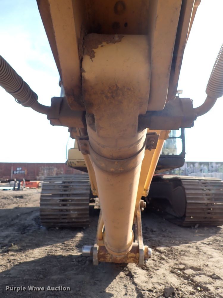 image for item DN2448 2004 Caterpillar 330C  excavator