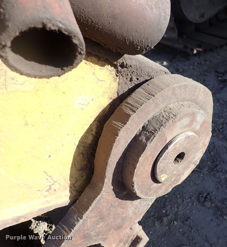 image for item DN2448 2004 Caterpillar 330C  excavator