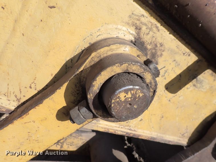 image for item DN2448 2004 Caterpillar 330C  excavator