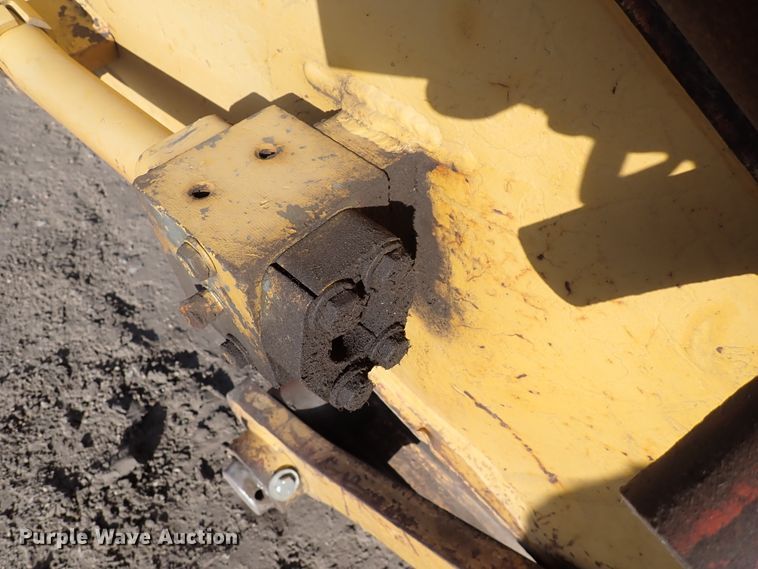 image for item DN2448 2004 Caterpillar 330C  excavator