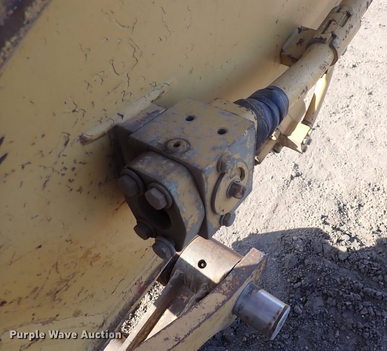 image for item DN2448 2004 Caterpillar 330C  excavator