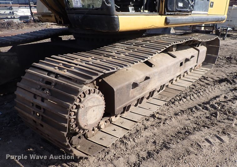 image for item DN2448 2004 Caterpillar 330C  excavator