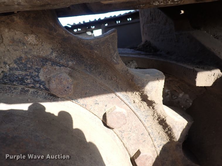 image for item DN2448 2004 Caterpillar 330C  excavator