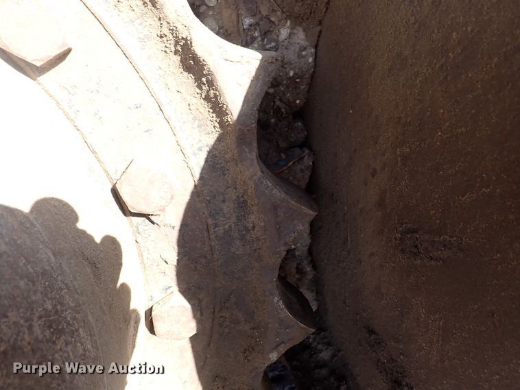 image for item DN2448 2004 Caterpillar 330C  excavator