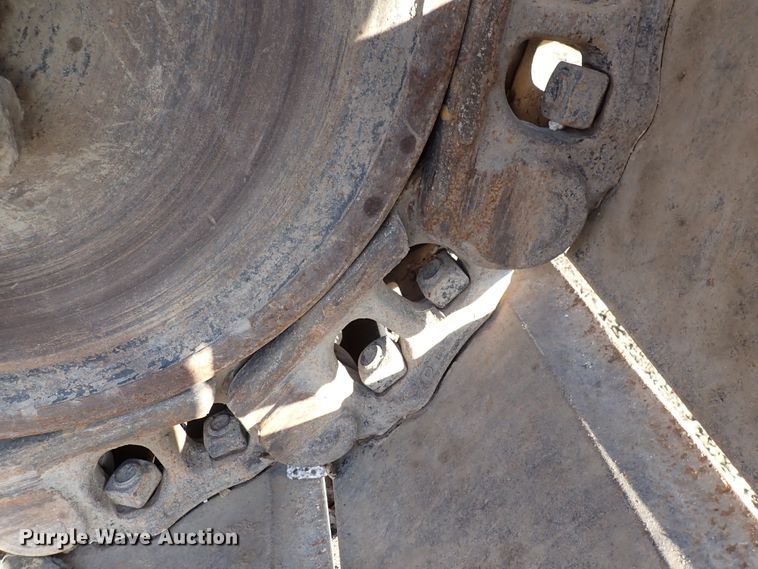 image for item DN2448 2004 Caterpillar 330C  excavator