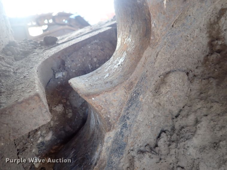 image for item DN2448 2004 Caterpillar 330C  excavator