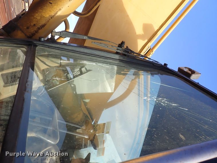 image for item DN2448 2004 Caterpillar 330C  excavator