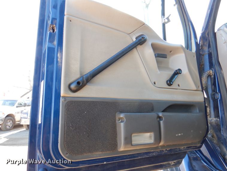 image for item DN2527 2007 Sterling LT8500  dump truck