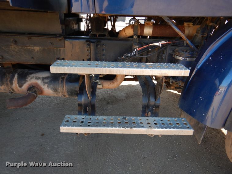 image for item DN2527 2007 Sterling LT8500  dump truck