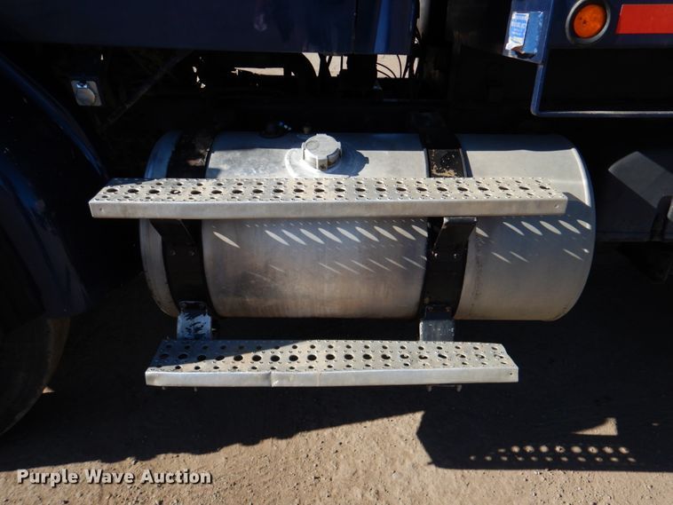 image for item DN2527 2007 Sterling LT8500  dump truck