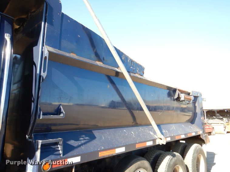 image for item DN2527 2007 Sterling LT8500  dump truck