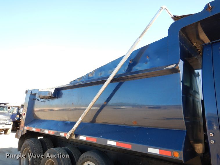image for item DN2527 2007 Sterling LT8500  dump truck