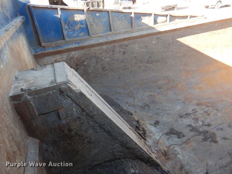 image for item DN2527 2007 Sterling LT8500  dump truck