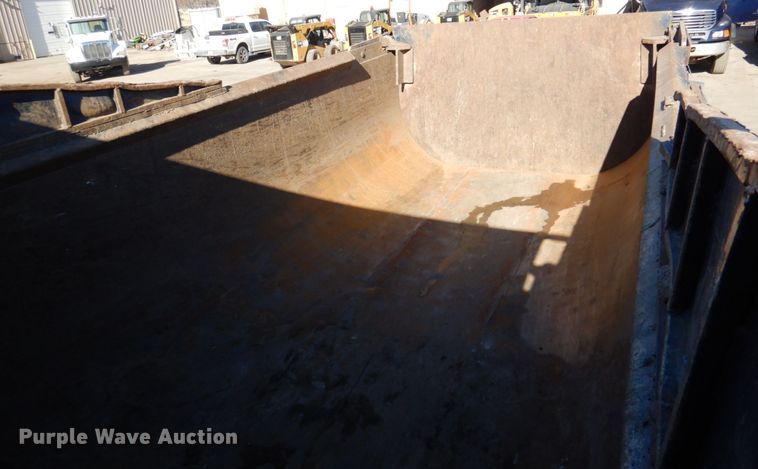 image for item DN2527 2007 Sterling LT8500  dump truck