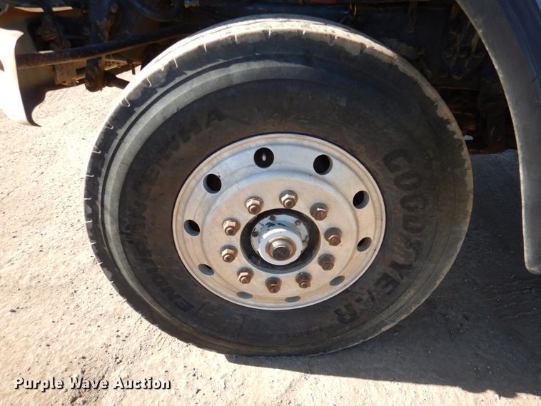 image for item DN2527 2007 Sterling LT8500  dump truck