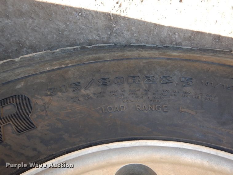 image for item DN2527 2007 Sterling LT8500  dump truck