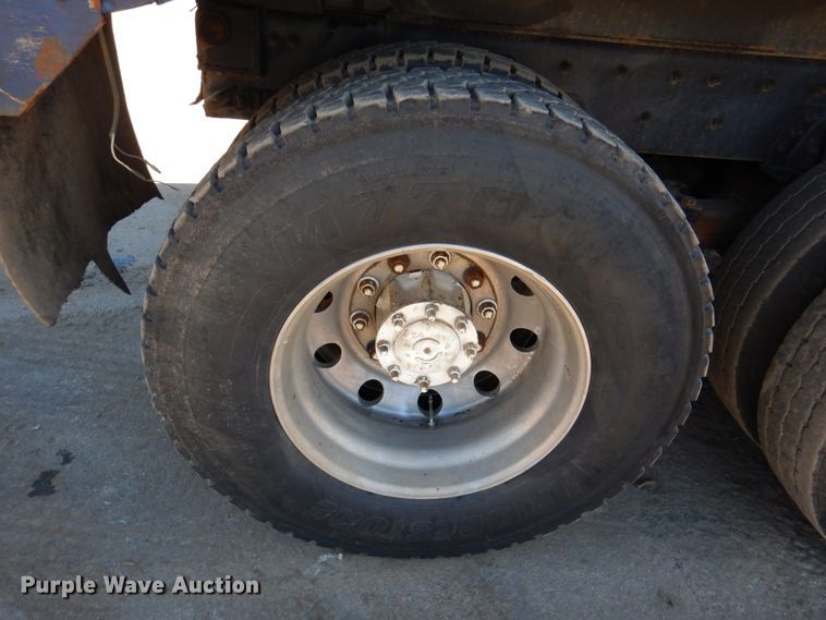 image for item DN2527 2007 Sterling LT8500  dump truck