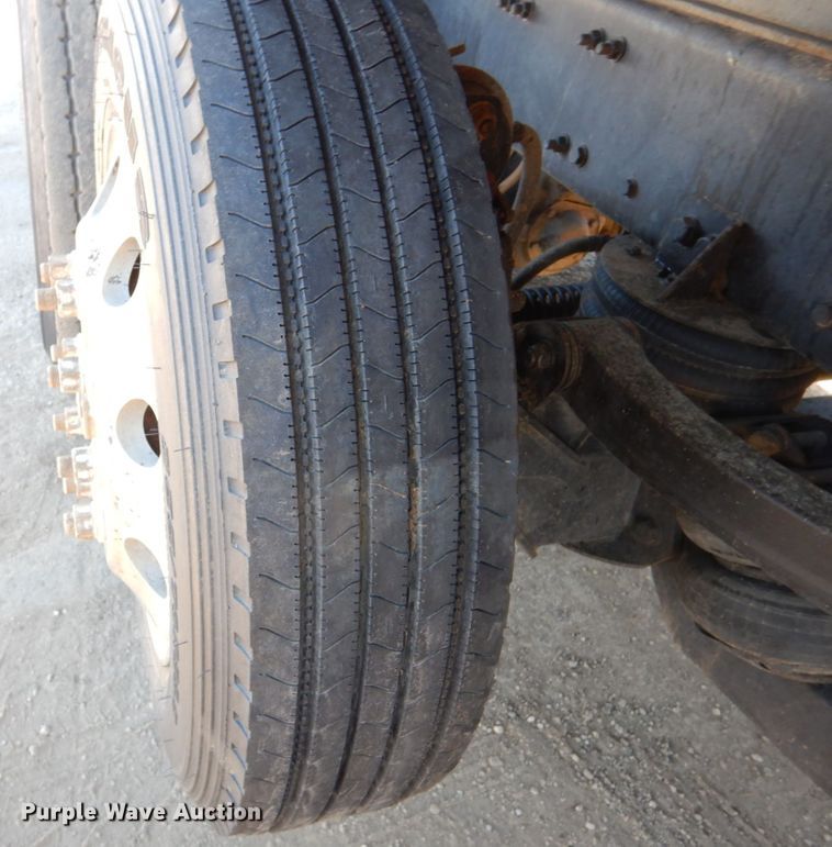 image for item DN2527 2007 Sterling LT8500  dump truck