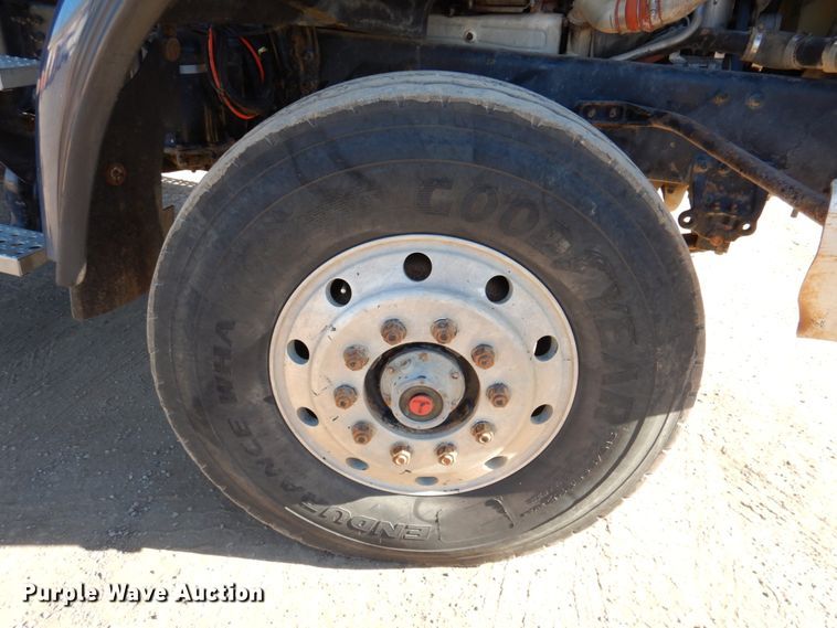 image for item DN2527 2007 Sterling LT8500  dump truck