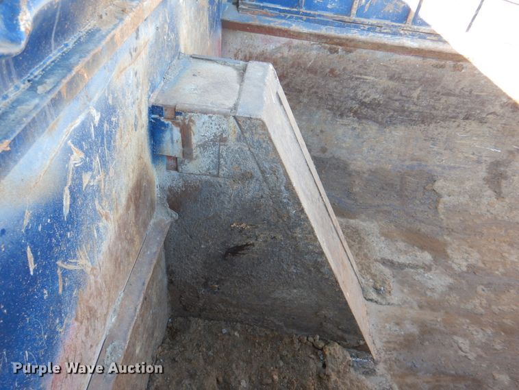 image for item DN2529 2007 Sterling LT8500  dump truck