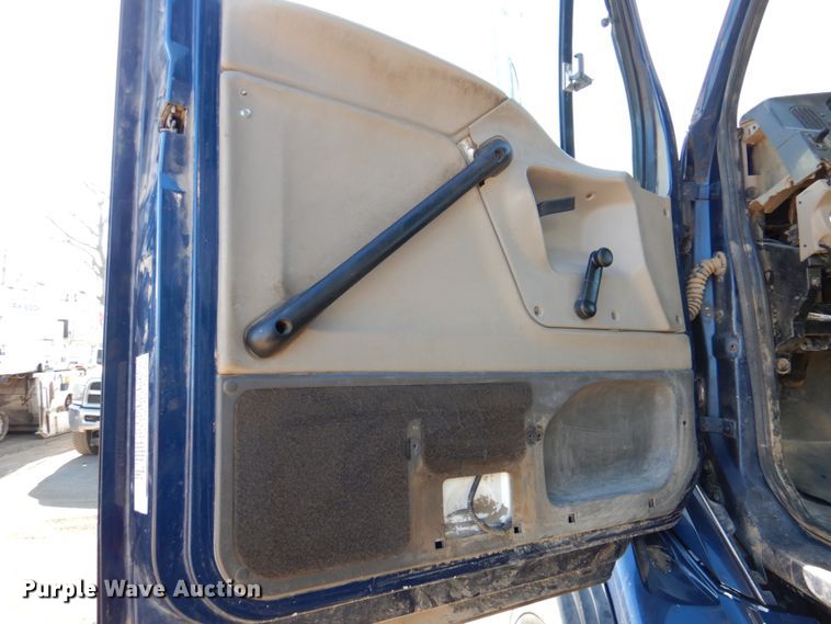 image for item DN2530 2007 Sterling LT8500  dump truck