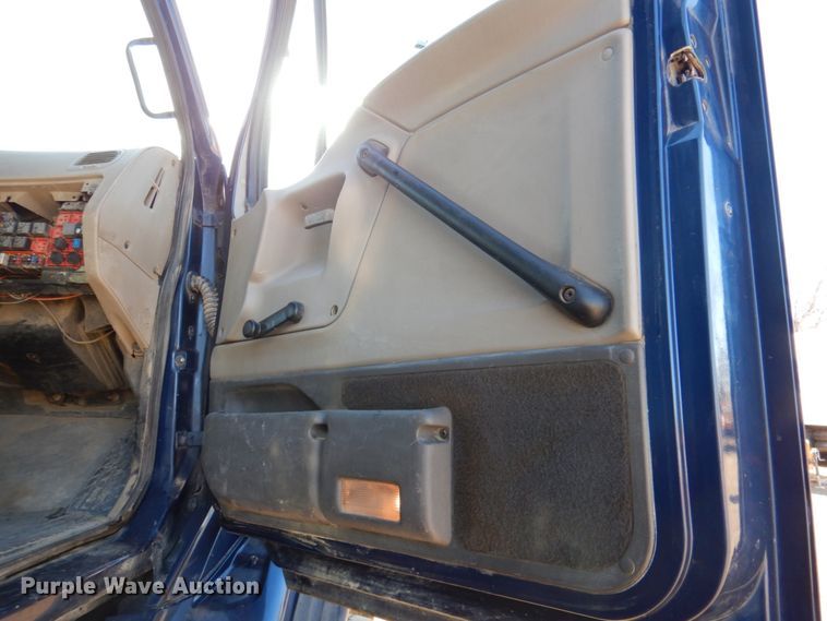 image for item DN2530 2007 Sterling LT8500  dump truck