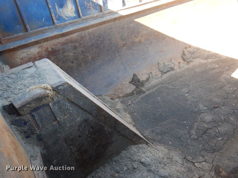 image for item DN2530 2007 Sterling LT8500  dump truck