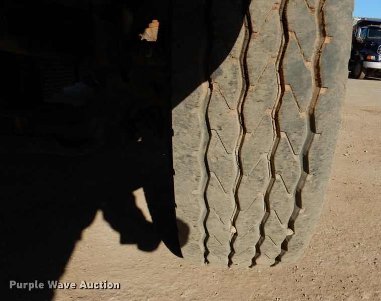 image for item DN2530 2007 Sterling LT8500  dump truck