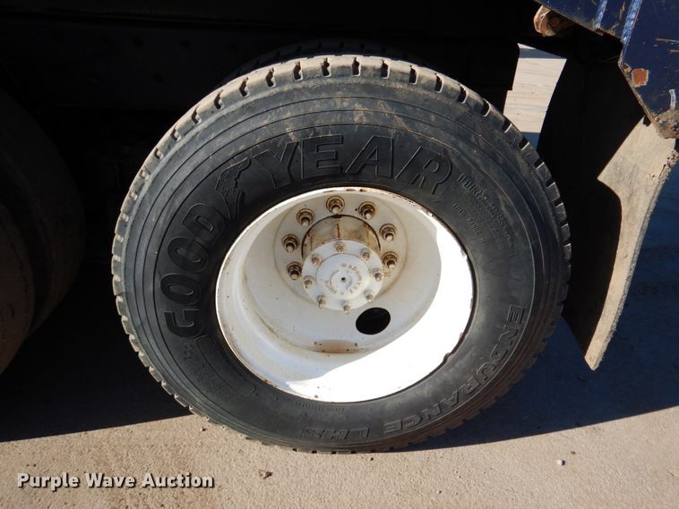 image for item DN2530 2007 Sterling LT8500  dump truck