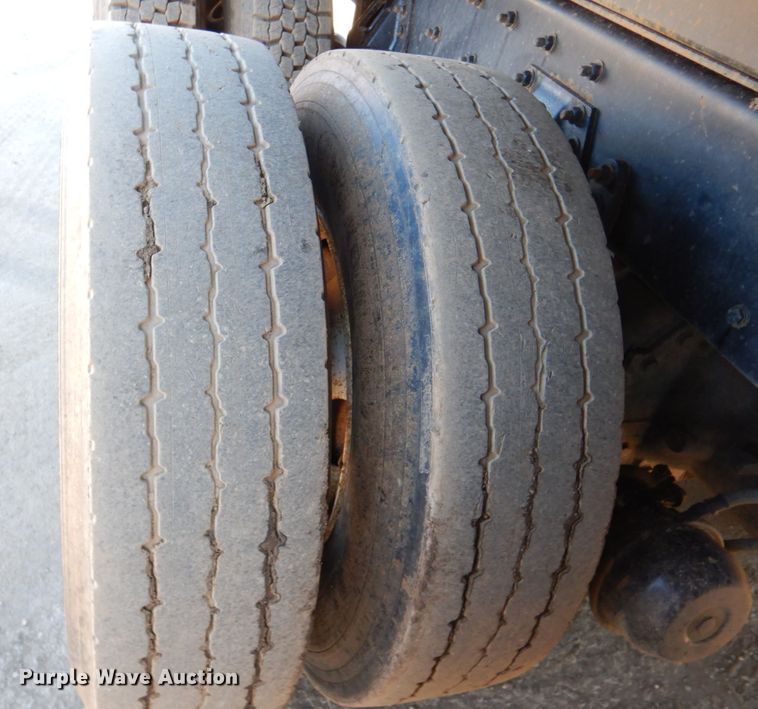 image for item DN2530 2007 Sterling LT8500  dump truck