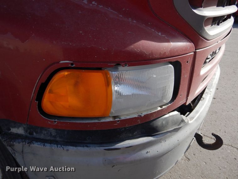 image for item DN2558 2001 Sterling AT9500  semi truck