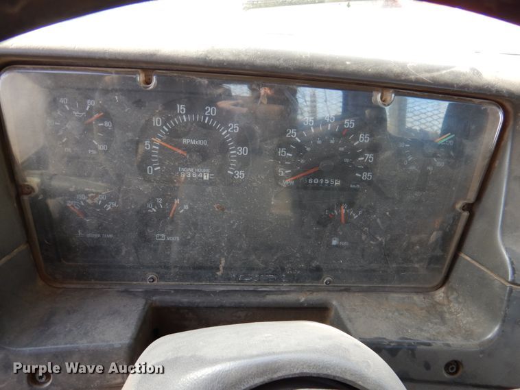 image for item DN2558 2001 Sterling AT9500  semi truck