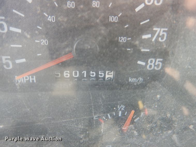 image for item DN2558 2001 Sterling AT9500  semi truck