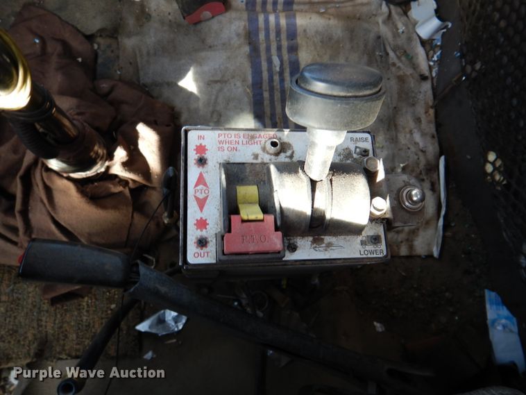 image for item DN2558 2001 Sterling AT9500  semi truck