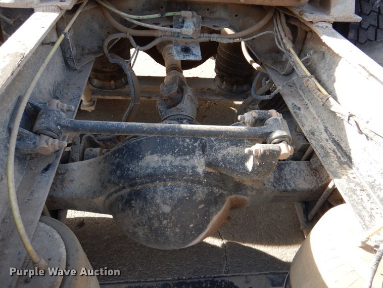 image for item DN2558 2001 Sterling AT9500  semi truck