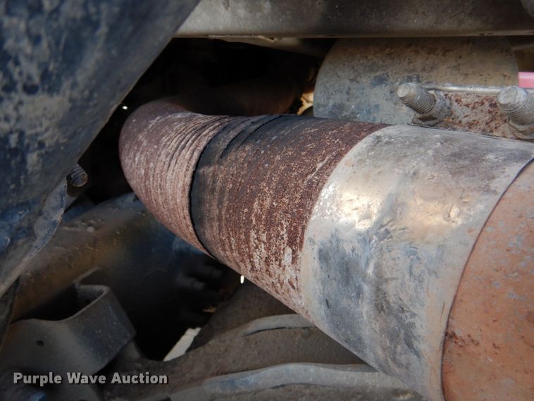 image for item DN2558 2001 Sterling AT9500  semi truck