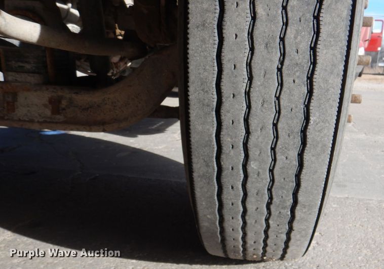 image for item DN2558 2001 Sterling AT9500  semi truck