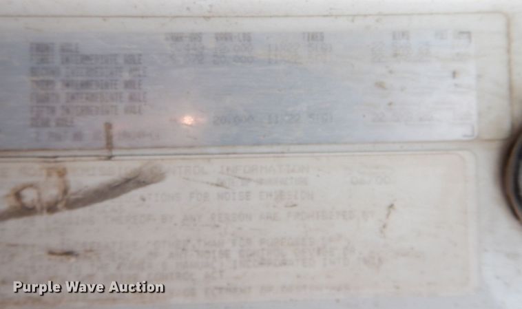 image for item DN2558 2001 Sterling AT9500  semi truck