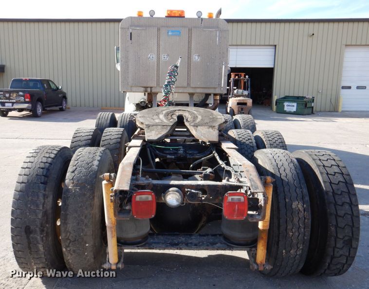 image for item DN2559 2001 Sterling L-Line  semi truck